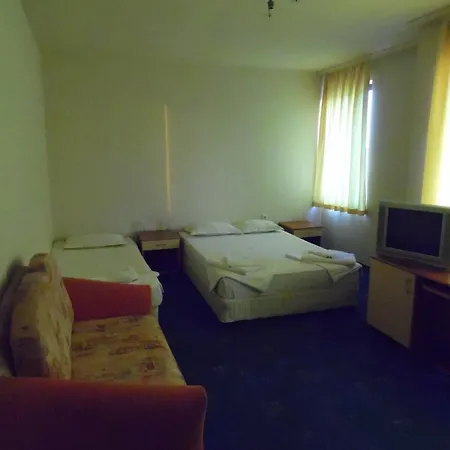 Amigos Hotel 2*