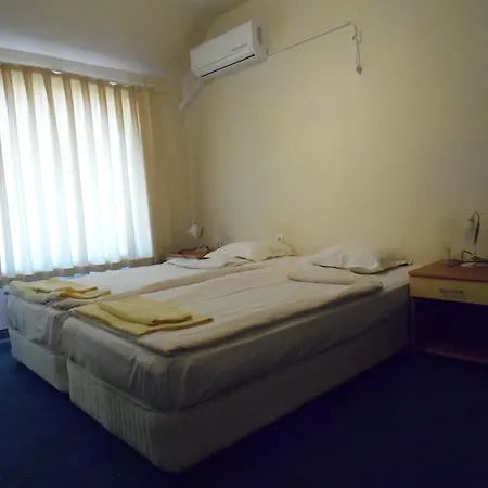 Hotel Amigos 2*